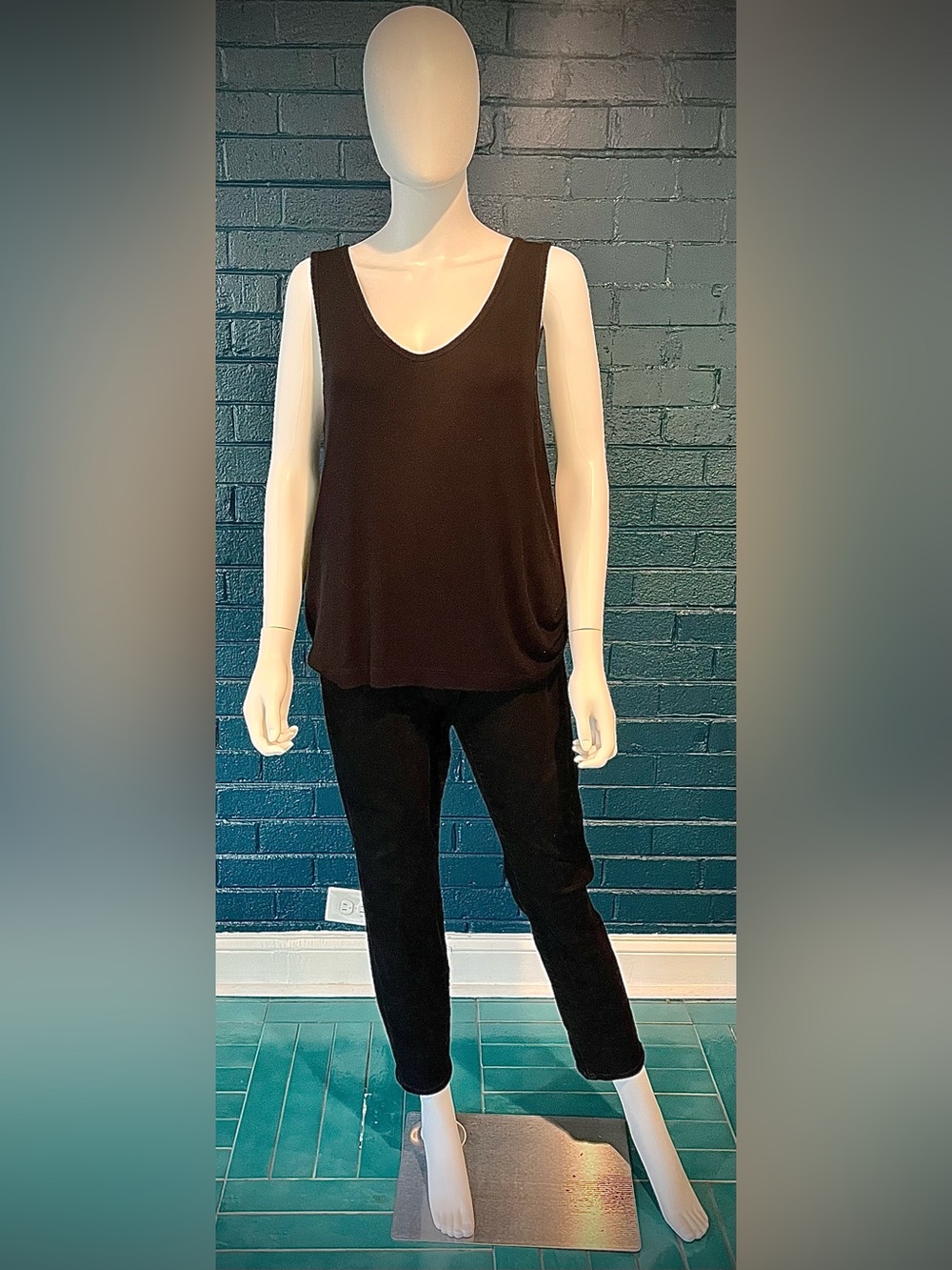 Women's Black V-Neck Tank Top - Classic Everyday Layering